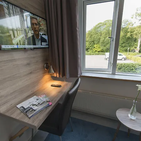 فندق Hotel Juelsminde Strand 3*