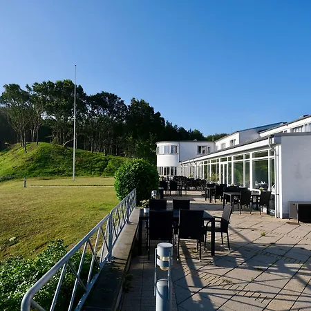 Hotel Juelsminde Strand 3* 尤尔斯明讷