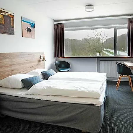Hotel Juelsminde Strand 3*